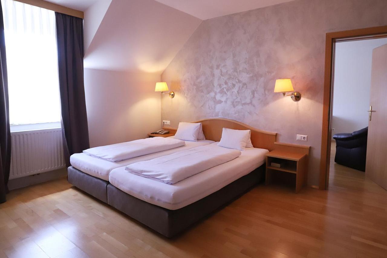 Stadthotel Garni Pinkafeld Buitenkant foto