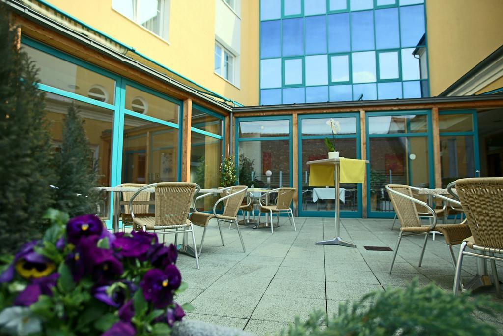 Stadthotel Garni Pinkafeld Buitenkant foto