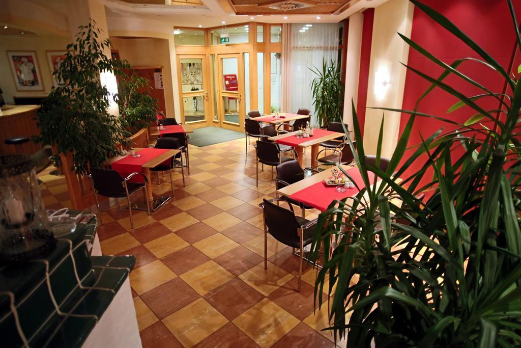 Stadthotel Garni Pinkafeld Buitenkant foto